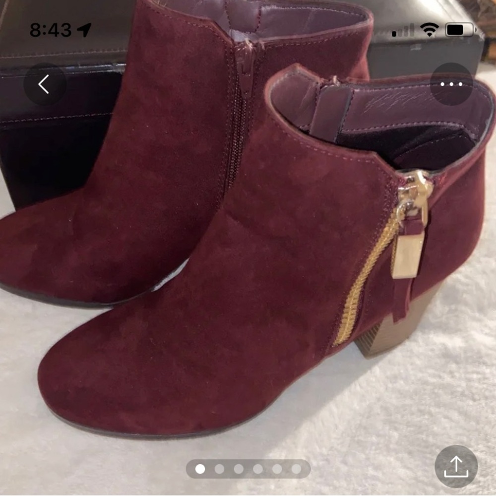 Ladies Burgundy Gold Zipper Ankle Boot